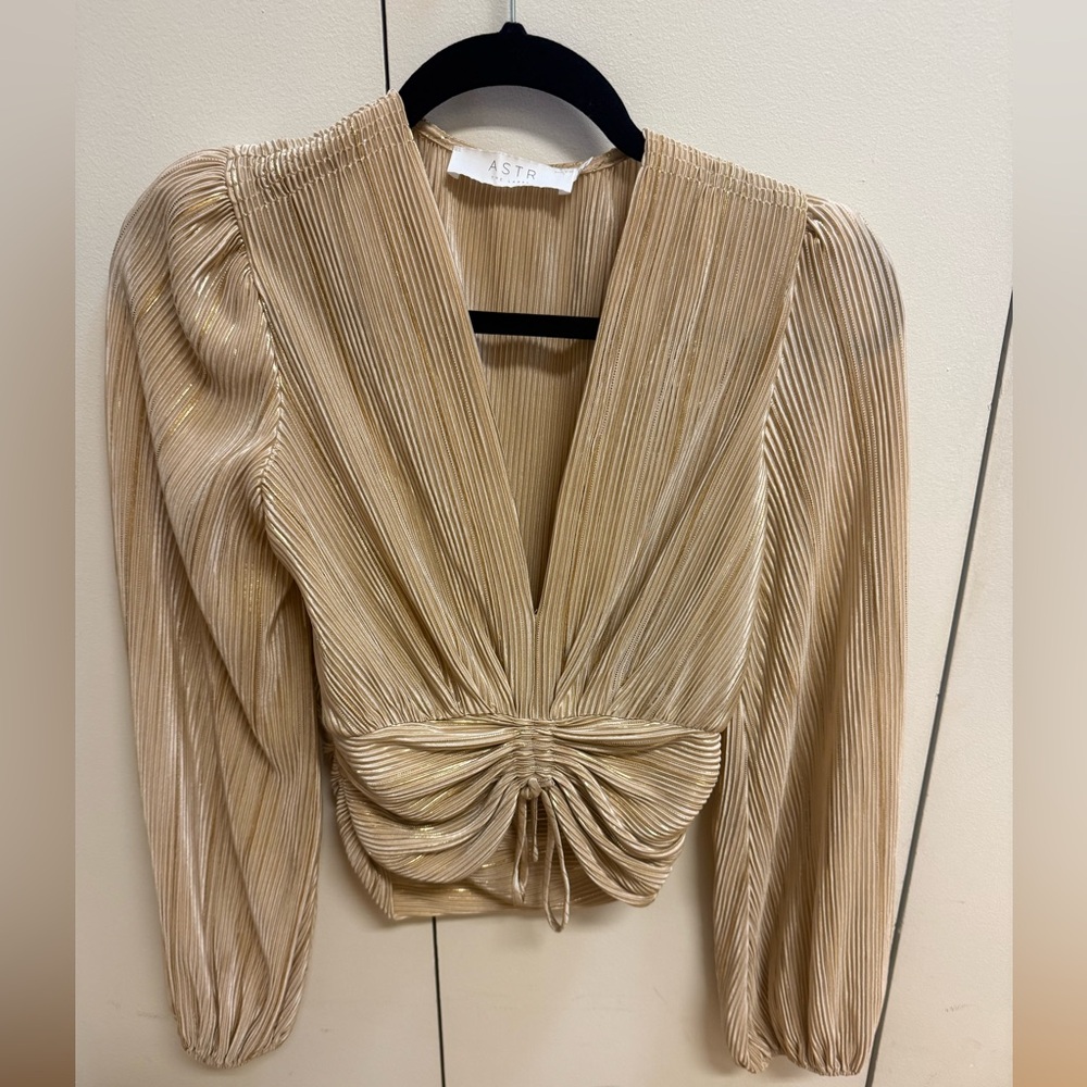 Like new ASTR metallic champagne top